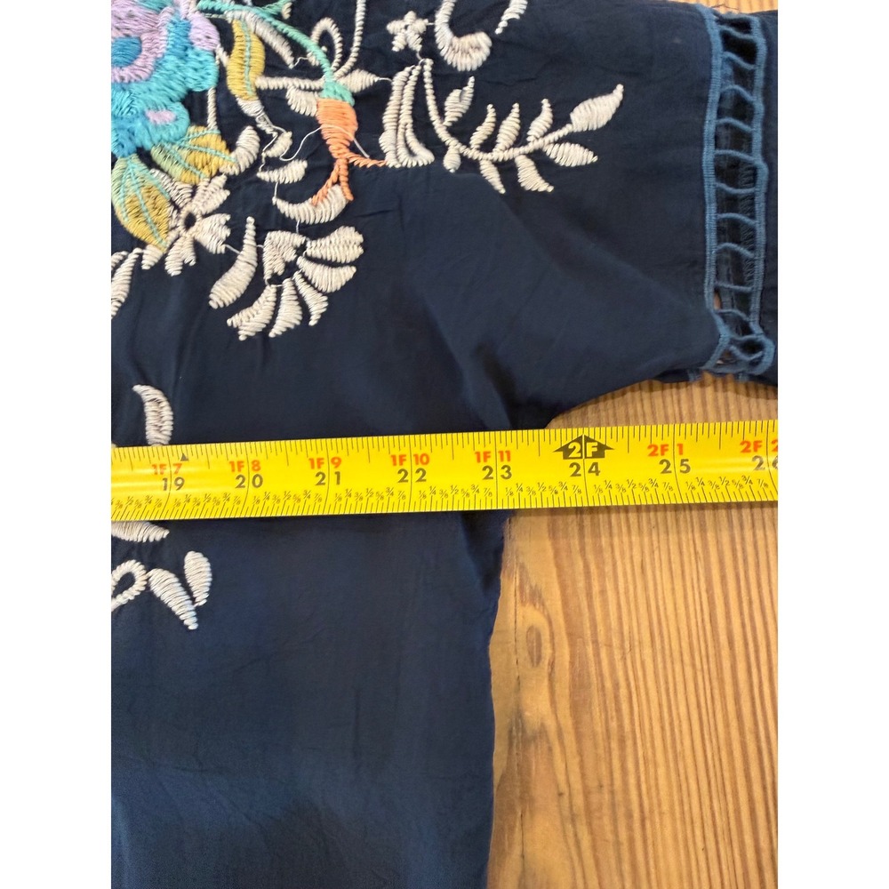 Johnny Was Embroidered Cupra Rayon Blouse Navy Blue Floral V-Neck XS C19620-D5 - Picture 6 of 7